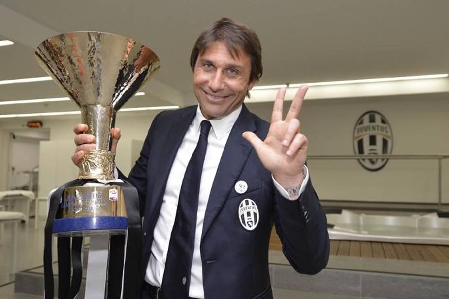 La rinascita dopo la B  passata da Antonio Conte: al suo ritorno nelle vesti d&#39;allenatore, Conte era chiamato a risollevare le sorti di una squadra che veniva da due settimi posti. Con lui la Juve torna a vincere, 3 campionati di fila e due Supercoppe Italiane e realizza il record dei 102 punti. LaPresse